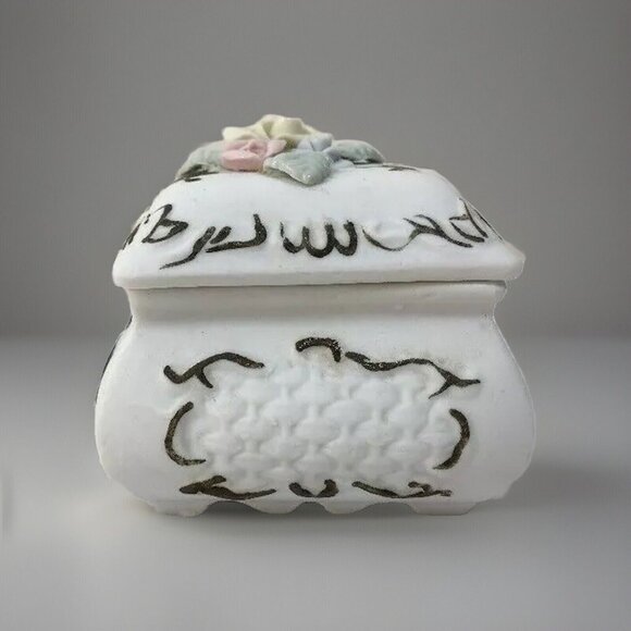 Vintage UCGC Trinket Box Porcelain Bisque Dresser Pill Jewelry Flowers Korea - Picture 11 of 12